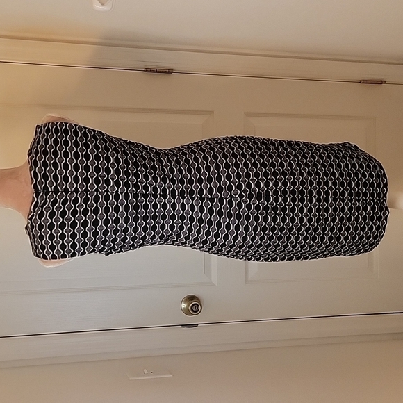 Calvin Klein Black, White and Grey Mod Geometric Pattern Dress, size 6  EUC! - Picture 4 of 6